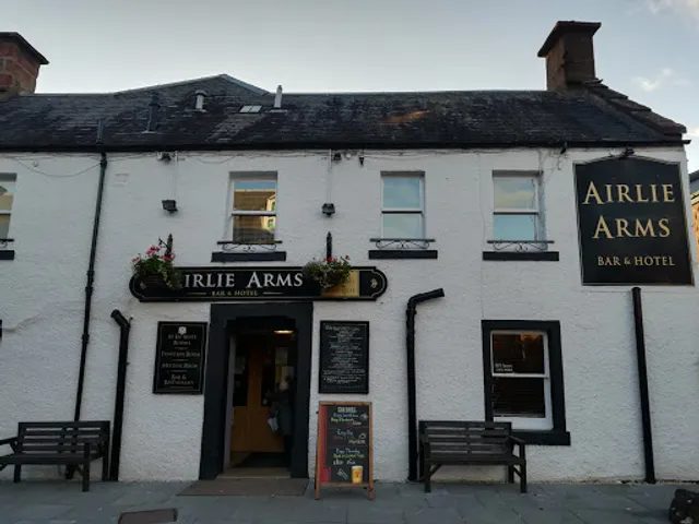 The Airlie Arms Hotel & Restaurant