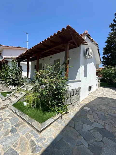 Twin Waves - Nikiti Seaside Retreat