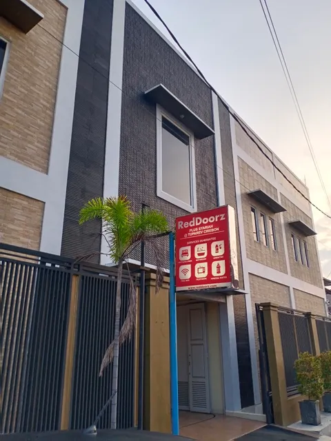 RedDoorz Syariah Plus @ Tuparev Cirebon 3