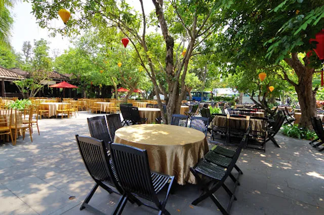 NHÀ HÀNG LÀNG LỤA - SILK VILLAGE RESTAURANT