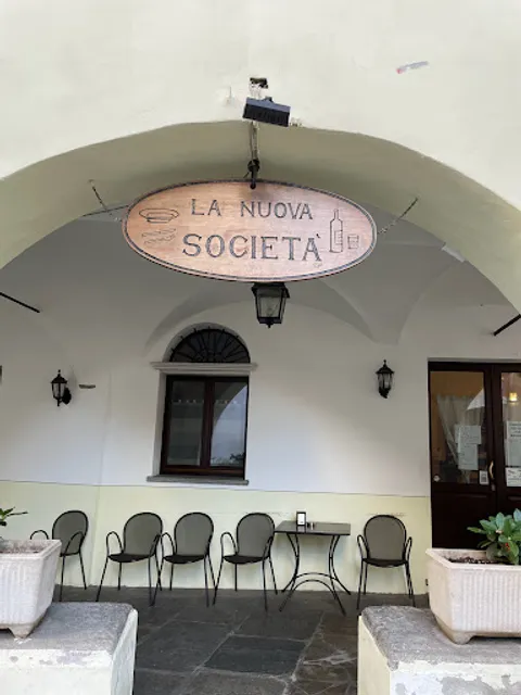 La Nuova Società
