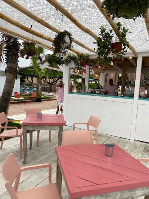 Pembe Beach Bar