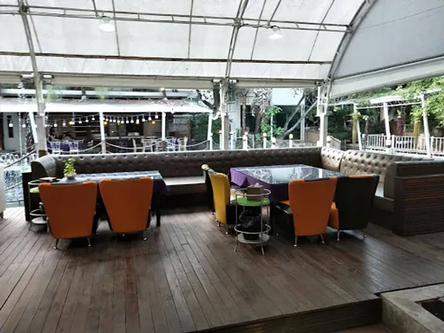 JOY Restaurant By Eleven Gentlemen