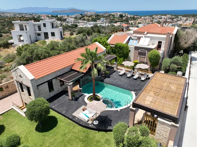 Villa Peacock with Spa Facilities