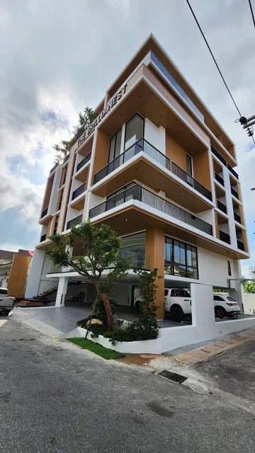 The Brillianest Gallery Hotel