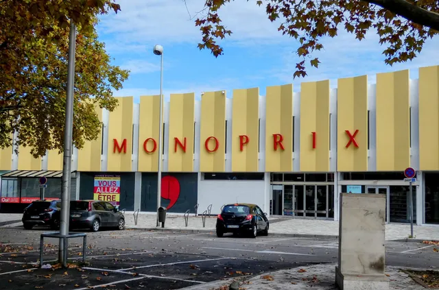 MONOPRIX Arles