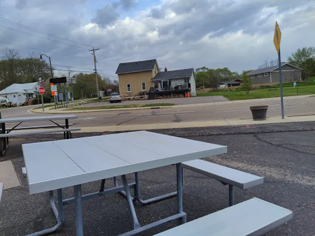 Ferry X-ing Bar & Grill