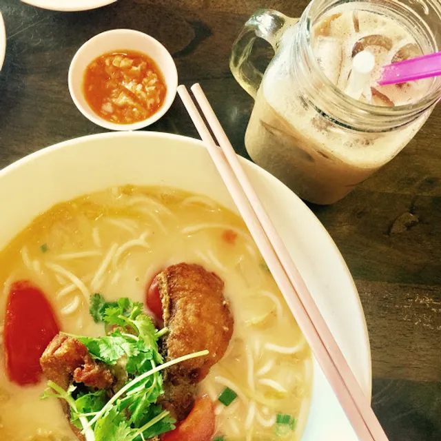 Moon Kee Fish Head & Seafood Noodle (Balakong) 满记鱼头米粉