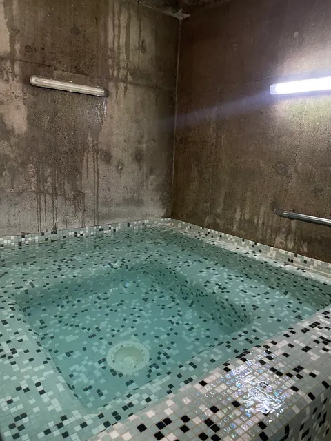 Lisi Bath