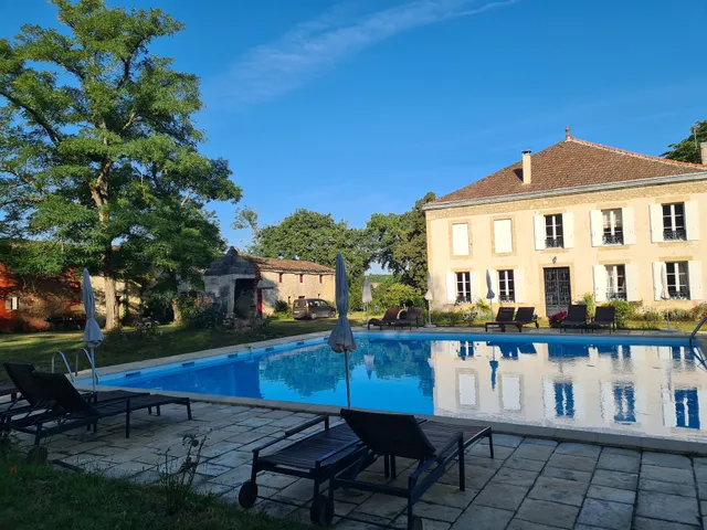 Château Guiton - Camping et gîtes naturistes