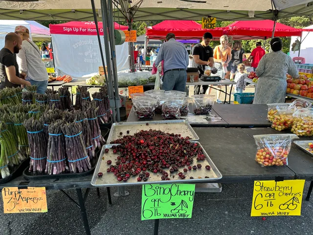 Juanita Friday Market