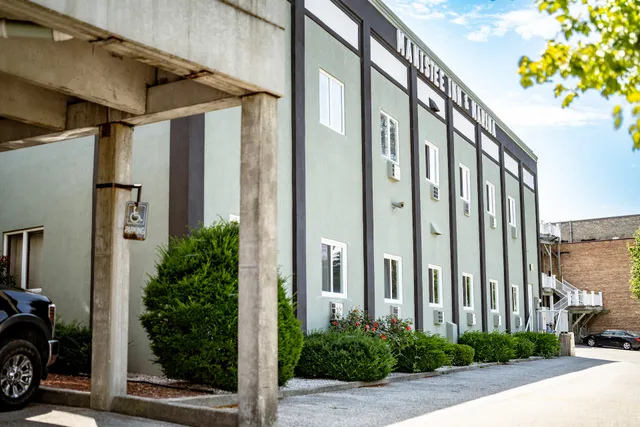 Manistee Inn & Marina