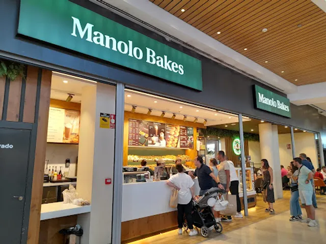 Manolo Bakes