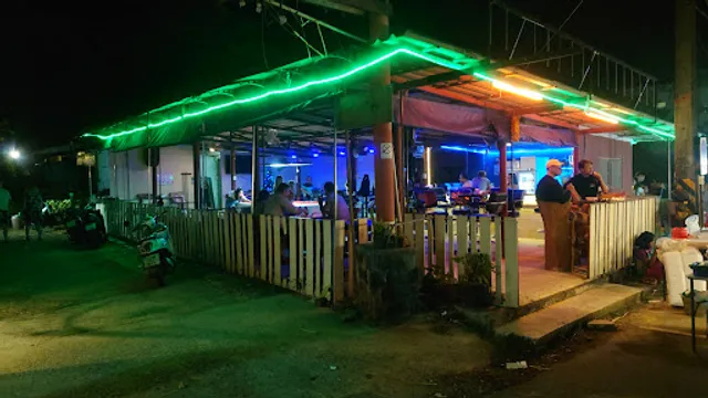 Golden Flowers Sports Bar