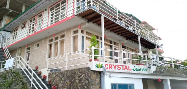 Crystal LakeView Homestay