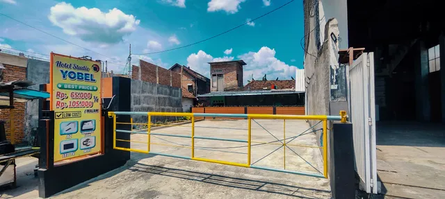 HOTEL MURAH KEDIRI Yobel (Menerima Tamu Umum + Rombongan & KHUSUS PASANGAN SUAMI ISTRI)