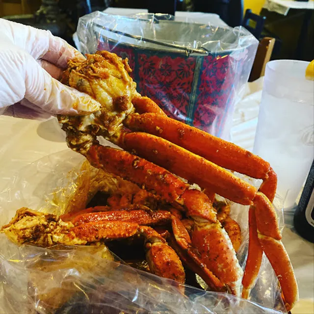 Crackin' Crab Seafood Boil