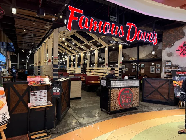 Famous Dave's Bar-B-Que