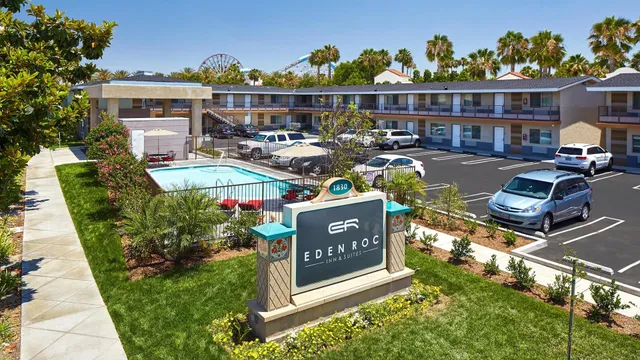 Eden Roc Inn & Suites