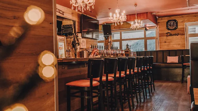 Mountain`s Akt Diner & Bar & Biergarten