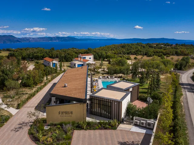 Floria Glamping Garden