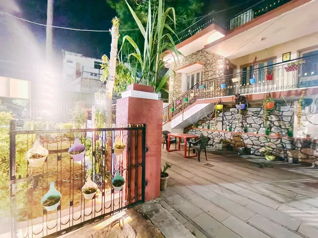 Shelter Villa Mount Abu.(1KM From Nakki Lake)