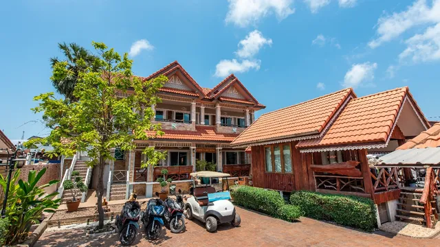 บ้านวิโรจน์ เกาะล้าน (ฺBaanvirog kohlarn)