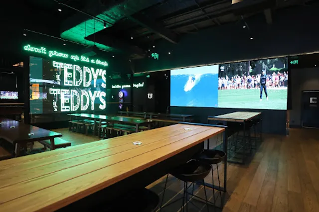 Teddy's Bar
