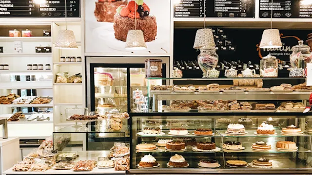 Pauline Boulangerie 1964