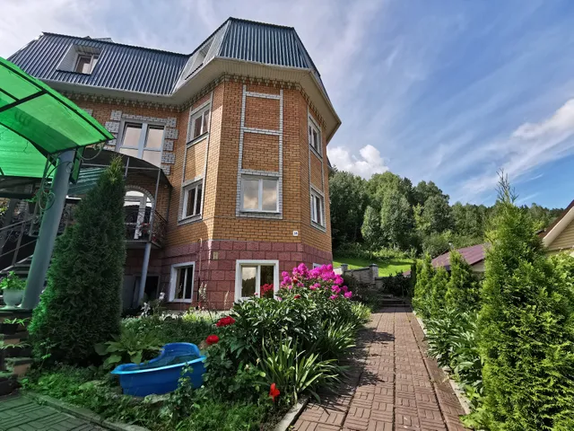 Otel' Starovoytovykh