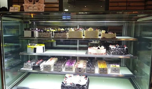 La Creme Bakery Cafe