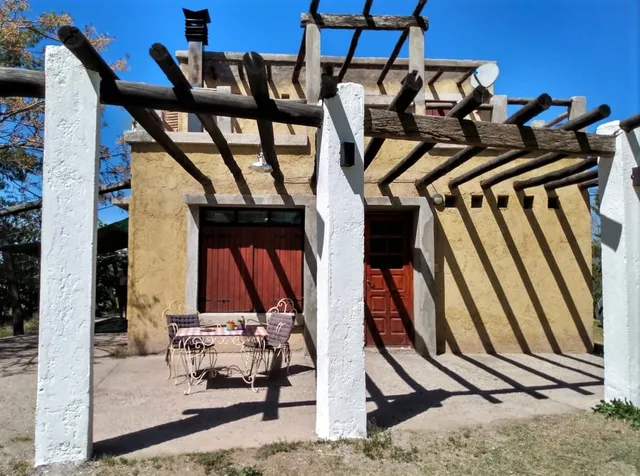 Alojamiento Casa Huinca (Vinos y Montaña)