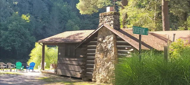 MacBeth's Cabins and Country Store
