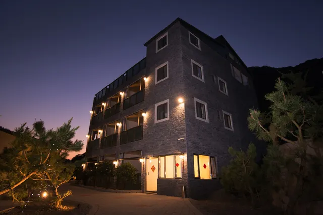 Tang Zhimei Hot Spring