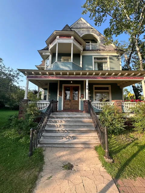 Ellery House Bed & Breakfast