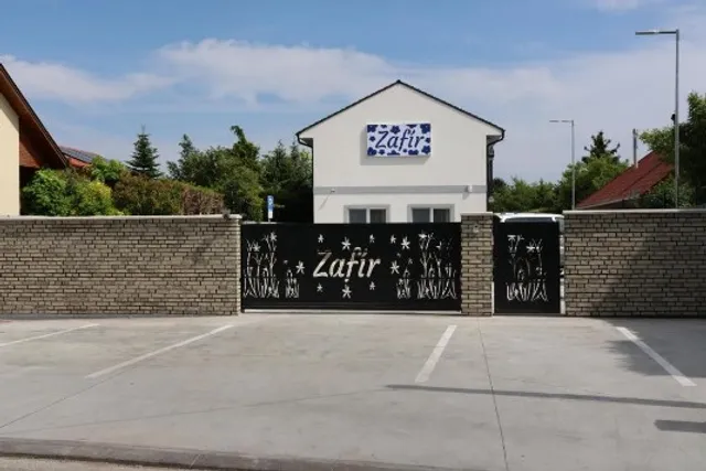 Zafír Apartman