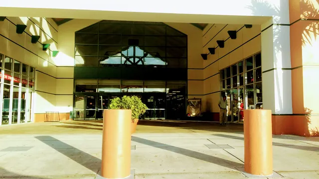 Marshalls & HomeGoods