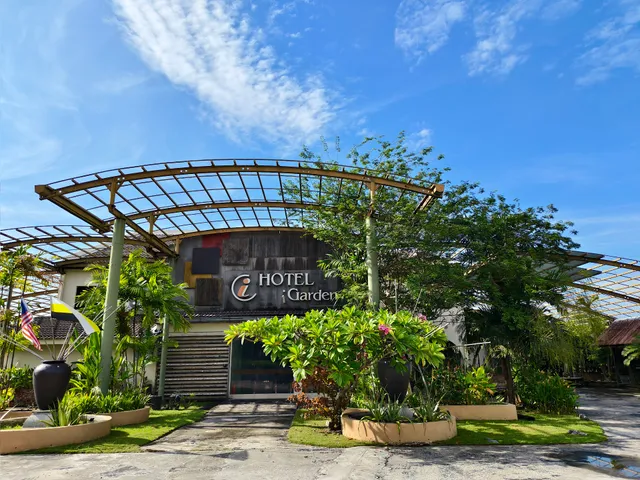 i Garden Hotel