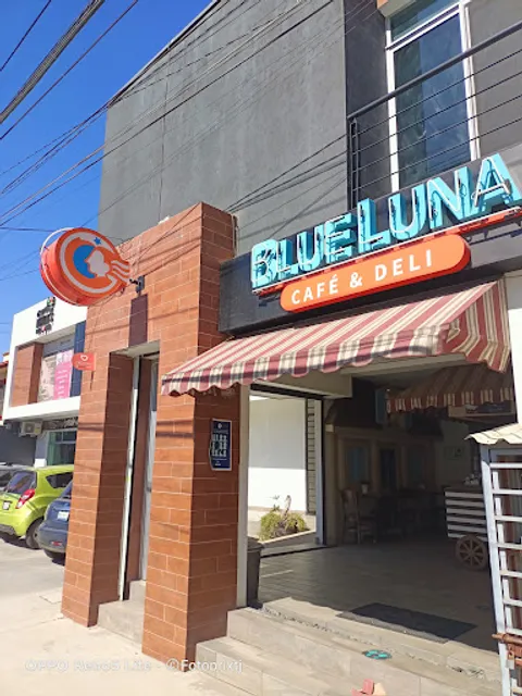Blue Luna Café