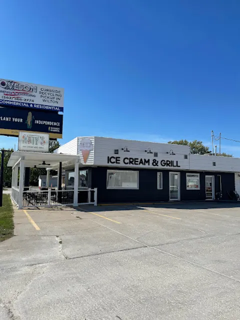 Arty's Ice Cream & Grill