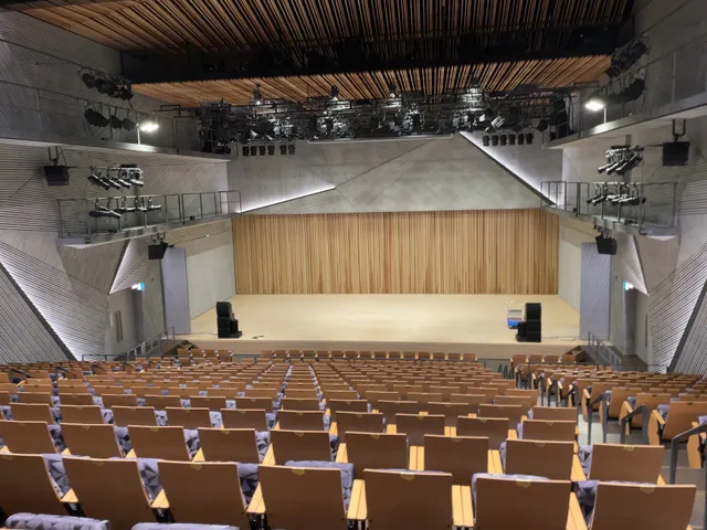 Nadeshiko Art Cultural Center