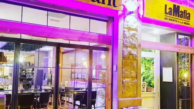 La Mafia se sienta a la mesa