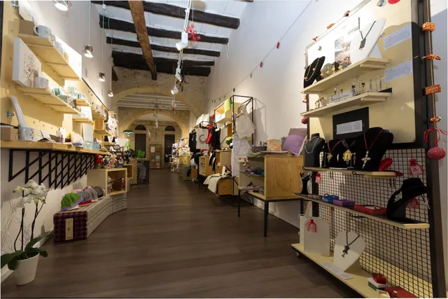 Innoi Sardinia - Tourist Point, Shop and Gallery