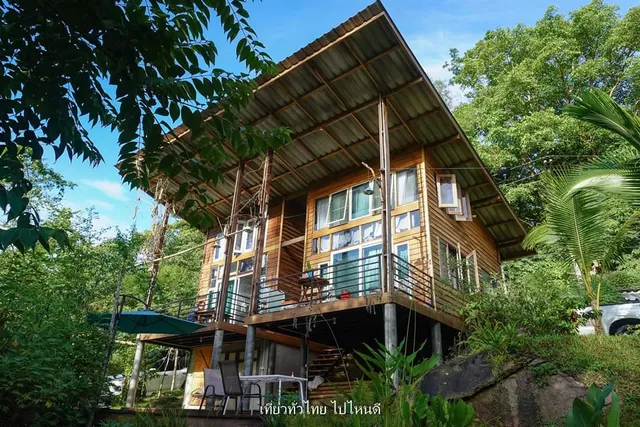 บ้านธารกล่อม The River Whisper