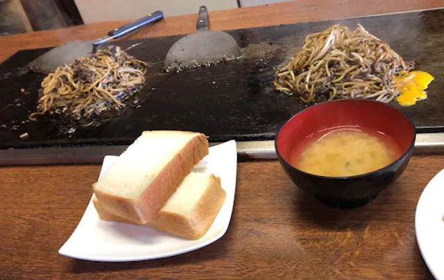焼きそば専門店 かどや 岩田町店