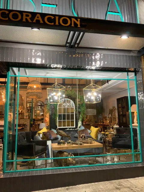 TRIBECA MUEBLES & DECORACIÓN