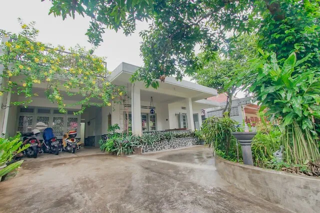 OYO 3371 Omah Saras Family