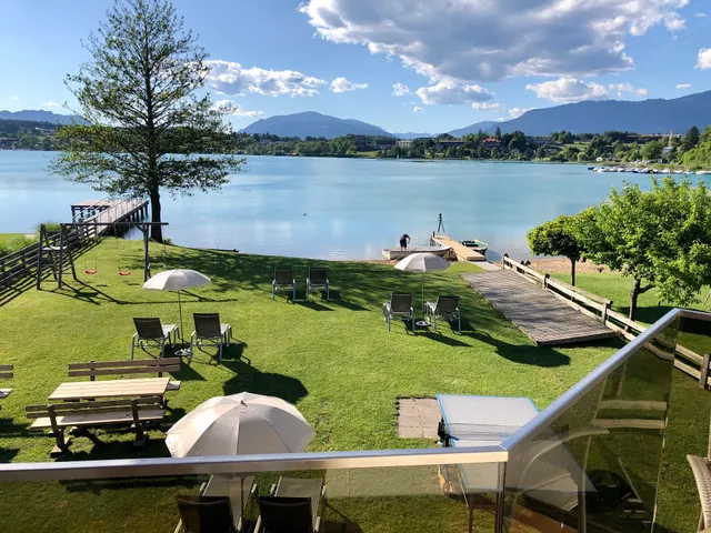 Seehaus Rausch. Exklusiver Urlaub direkt am Faaker See.