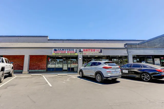 Janitzio Western Wear