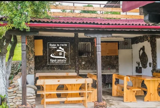 Guest House "Stеvrek By the River"